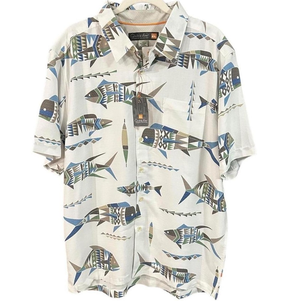 NWT Men's Quick Silver Aztec Fish Button Down Short Sleeve Collared Shirt